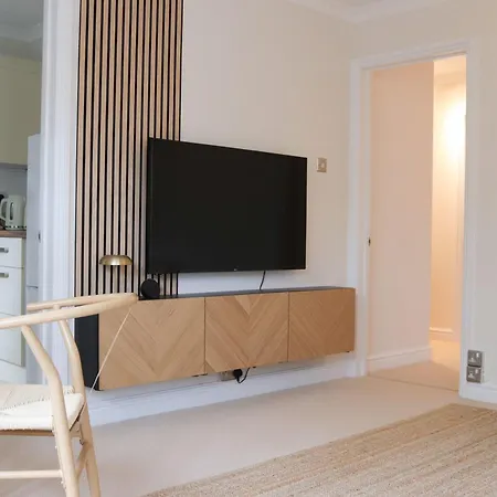 Hidden Oxford Haven With Free Parking Apartment Exterior photo